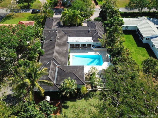 Foto del edificio - 7900 Altamira St