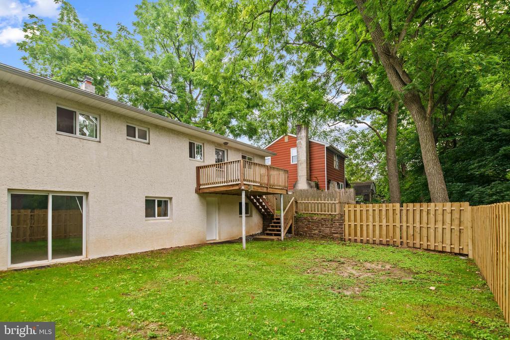 Primary Photo - 190 Maple Ave