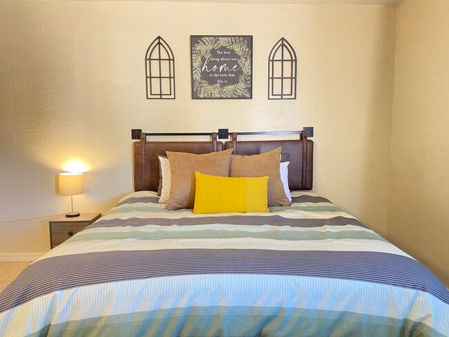 Photo - 4725 E Halifax St House