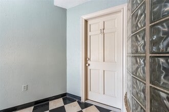 Building Photo - 1413 23rd Street Rear