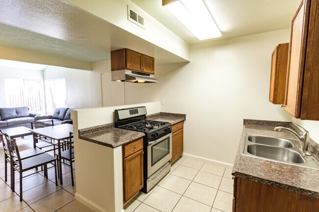 Building Photo - 520 W Gutierrez St