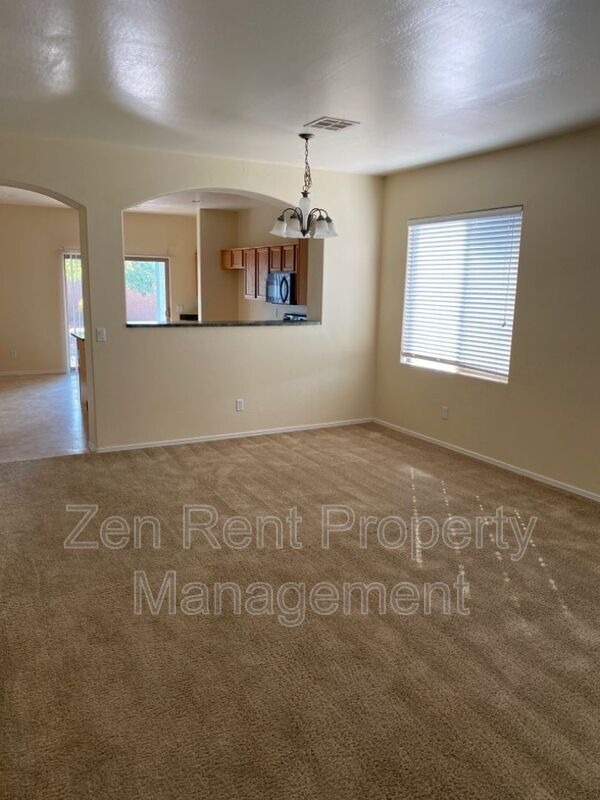 Building Photo - 4569 E Sundance Ave