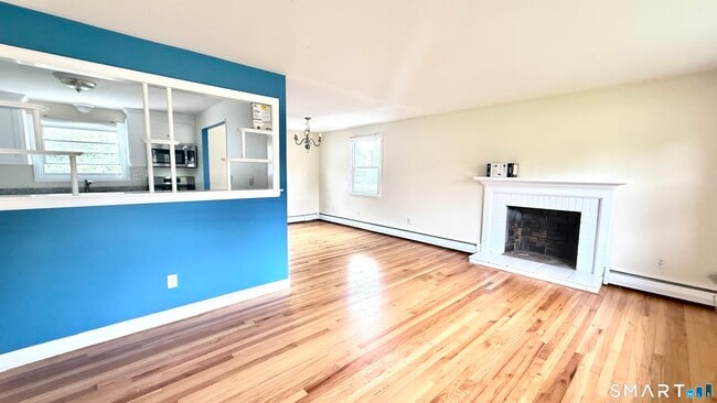 Photo - 1519 Sullivan Ave (South Windsor, CT) House