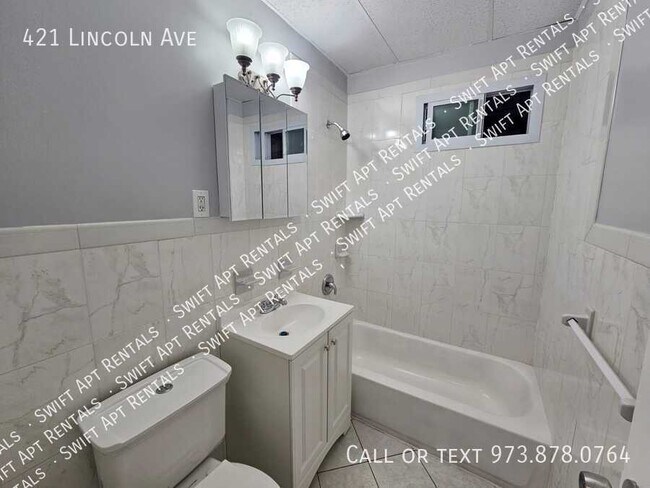Foto del edificio - 421 Lincoln Ave