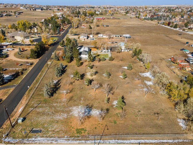 Foto del edificio - Enchanting 5 Bed 3 Bath Brick Ranch with 3...