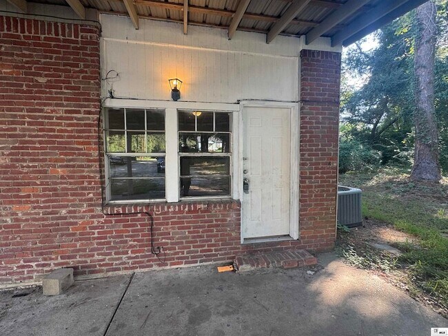 Foto del edificio - 920 Eastland Ave