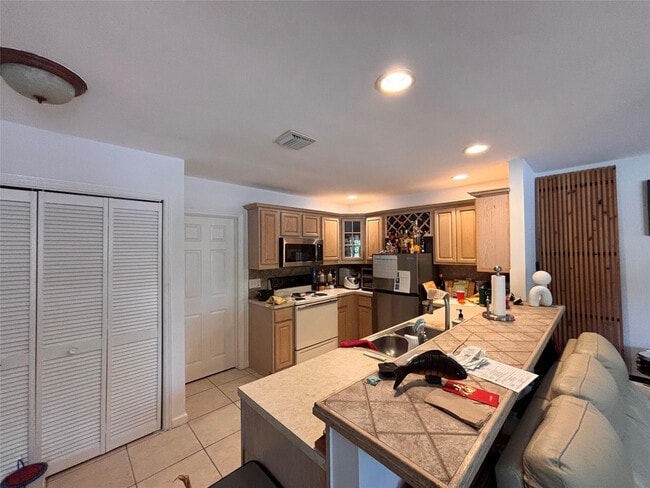 Building Photo - 1200 W Las Olas Blvd