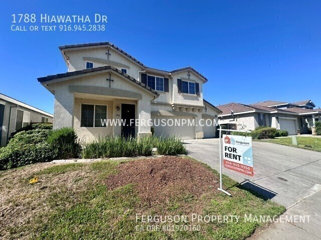 Building Photo - 1788 Hiawatha Dr
