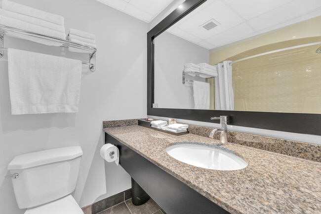 Building Photo - Kingston Crest Residences