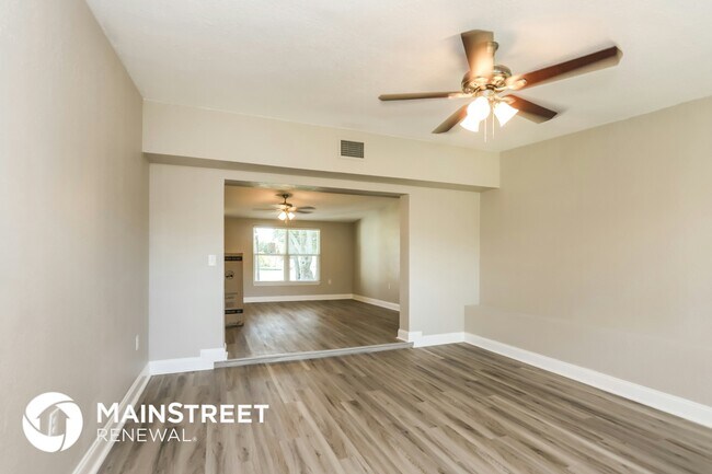 Building Photo - 311 E Baffin Dr