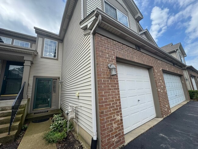 Building Photo - 1086 Park Hill Cir