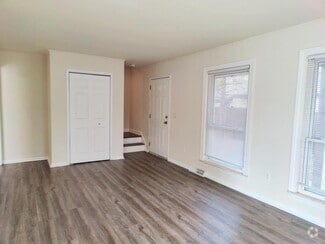 Building Photo - 478 Robbe Ave