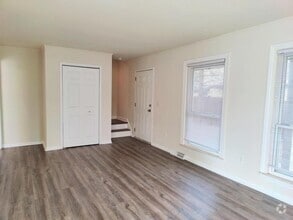 Building Photo - 478 Robbe Ave