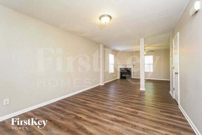 Foto del edificio - 165 Salem Trail Ct