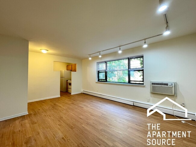 Photo - 6002 N Kenmore Ave Apartment