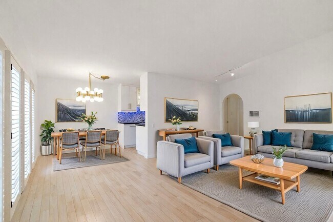 Building Photo - 639 Bay St