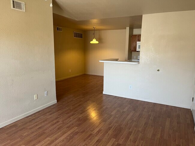 Building Photo - 2856 17th Ave