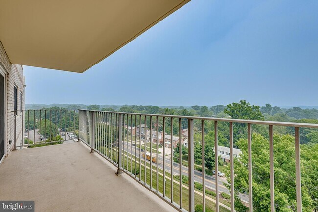 Foto del edificio - 1111 University Blvd W