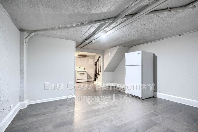 Building Photo - 425 N Highland Ave