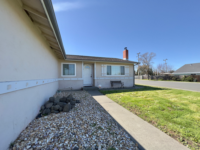 Foto del edificio - Renovated American Canyon Home Near School...