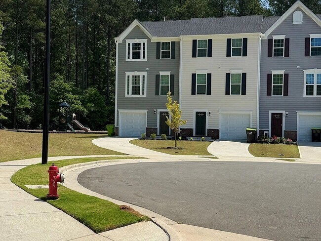 Building Photo - 801 Romeria Dr