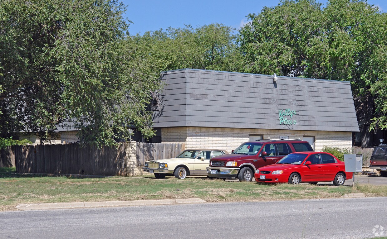 Primary Photo - Kelly's Place