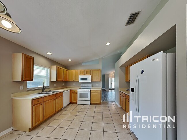 Building Photo - 4220 Mast Ct