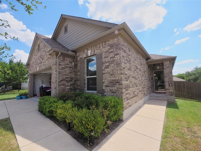 Building Photo - 201 Sheepshank Dr