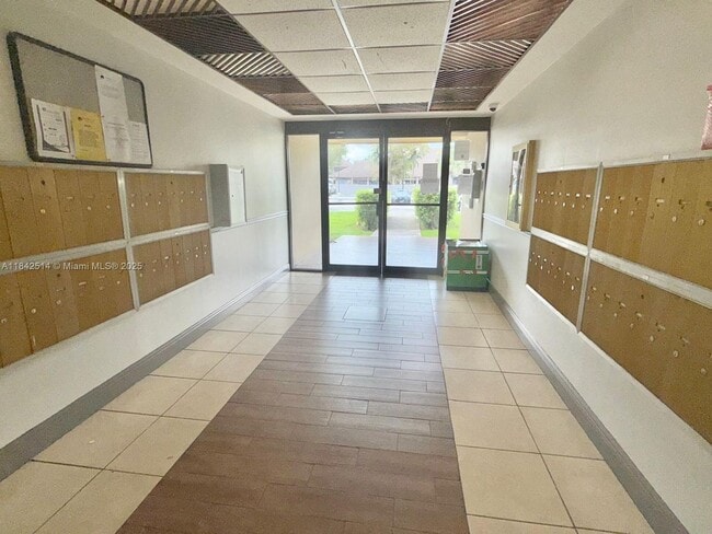 Foto del edificio - 10431 N Kendall Dr
