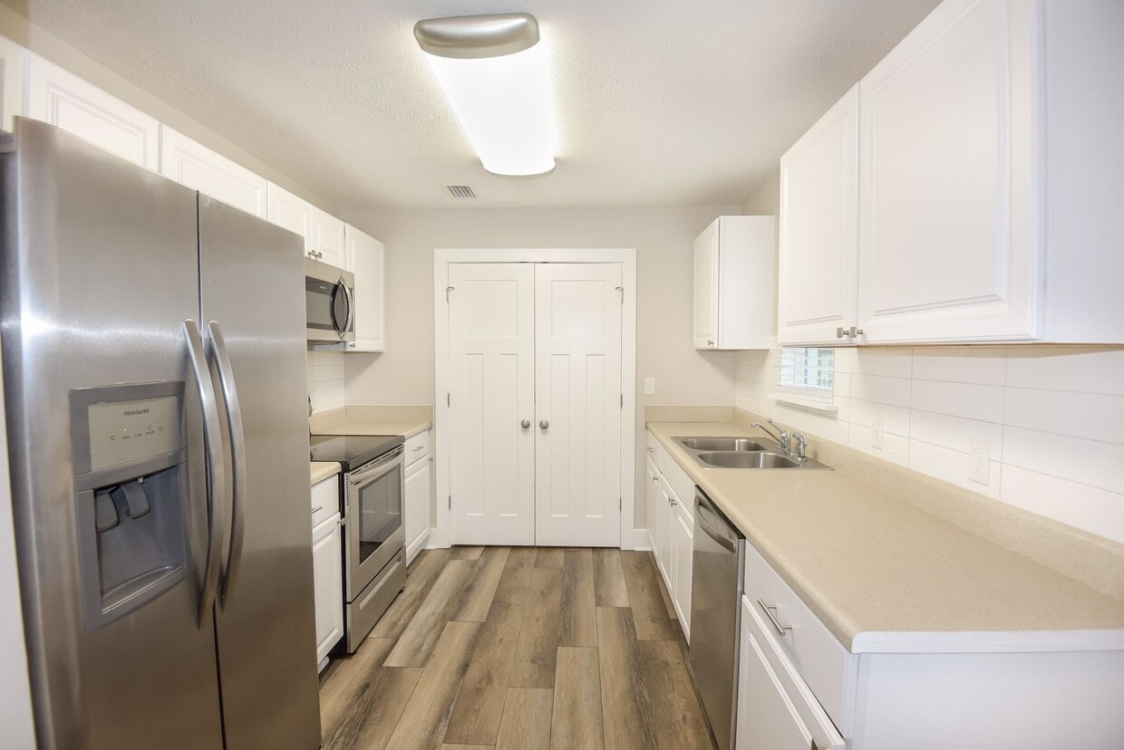 Building Photo - 2 bed 1 bath