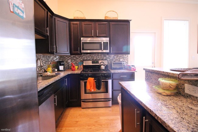 Foto del edificio - 3 br, 2 bath  - 15 Nonantum St # 2O