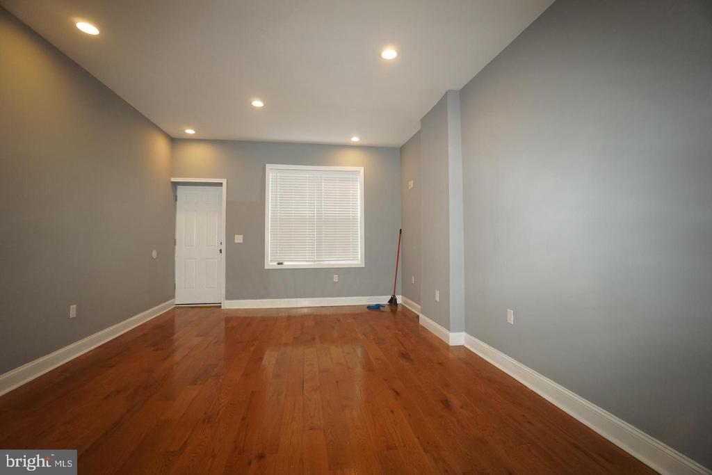 Primary Photo - 2255 N Bancroft St