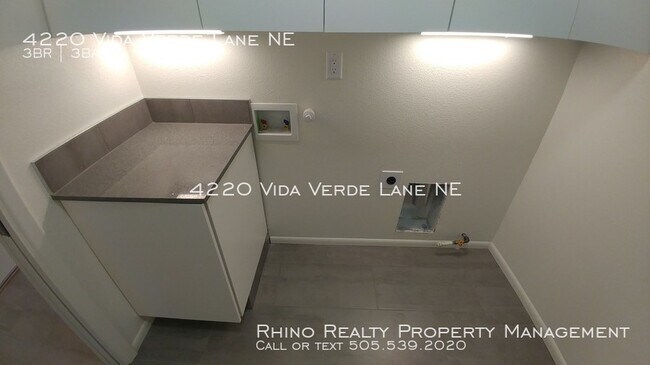 Foto del edificio - 4220 Vida Verde Ln NE