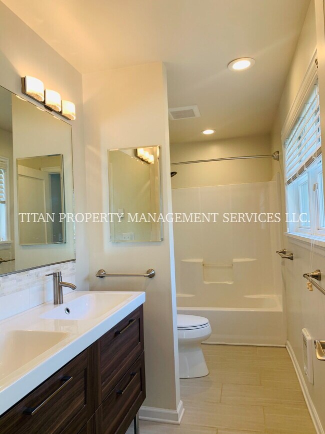 Foto del edificio - Beautiful 3BR/2BA Home in NE Portland | 1,600 Sq Ft | Private Fenced Yard | W/D Included