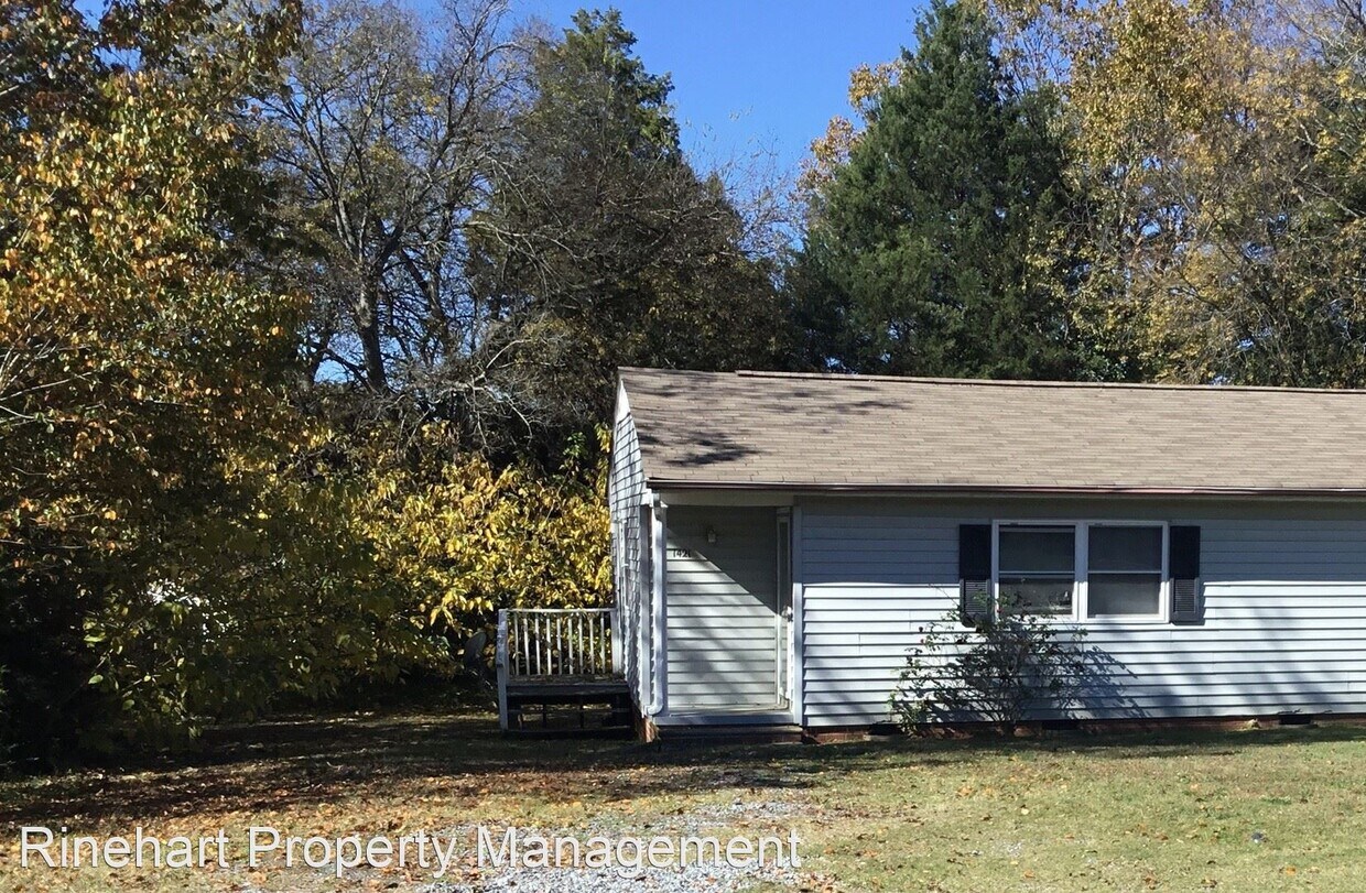 Primary Photo - 1423-1423 Mt Gallant Rd