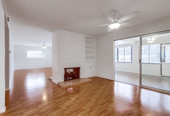 Building Photo - MOVE IN READY. Four Bed, Two Bath Single F...