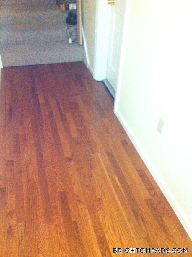 Building Photo - 9 Etna St