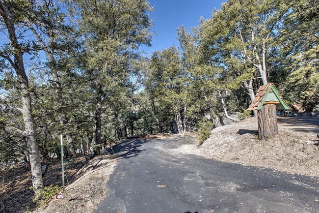 Building Photo - Move-In Ready Newer Tiny Home in The Forest