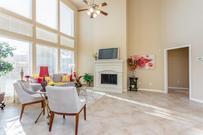 Building Photo - 5446 Linden Rose Ln