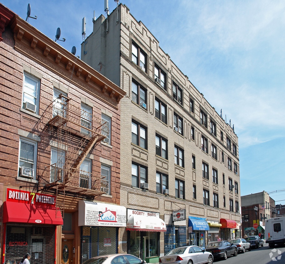 Building Photo - 424 17th St