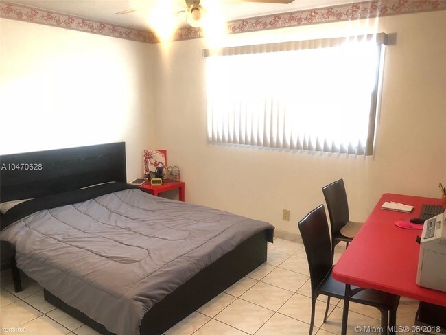 Foto del edificio - 2 br, 2 bath Condo - 219 NE 14th Ave Apt 302
