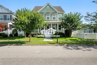 Building Photo - 3304 Patrick Henry Dr