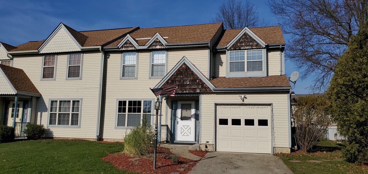 Front of House with driveway & garage - 1359 Apple Blossom Dr