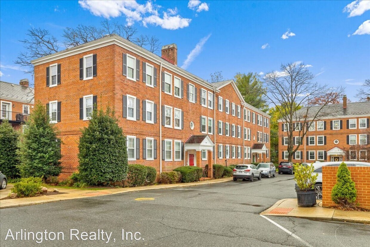 2 br, 1 bath House 2920 S. Buchanan St. House Rental in