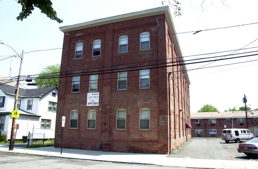 Bldg photo - 167-171 E 31st St