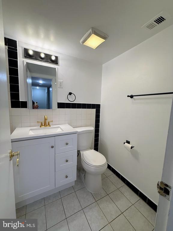 Foto del edificio - 30 Canterbury Square