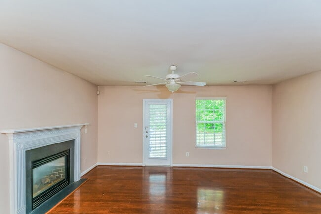 Building Photo - 215 N Fuquay Springs Ave