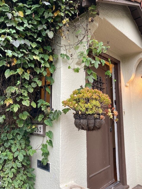 front - 1262 S Citrus Ave