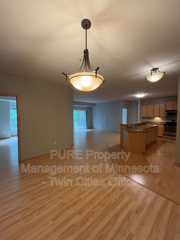 Building Photo - 4132 Vernon Ave S