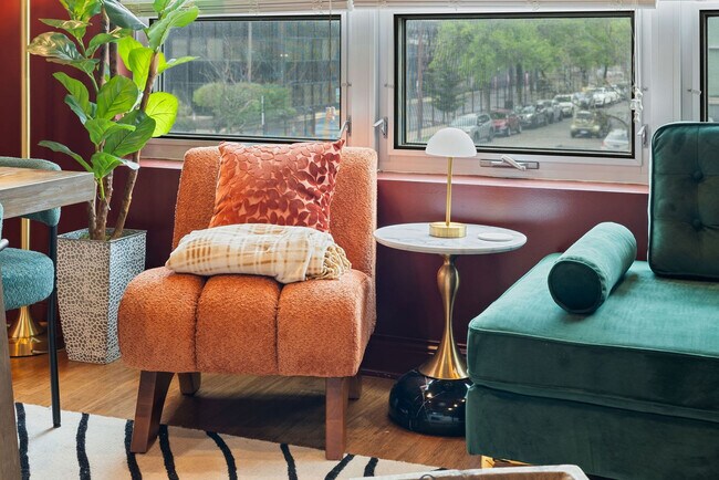 Foto del edificio - 1243 W Madison St